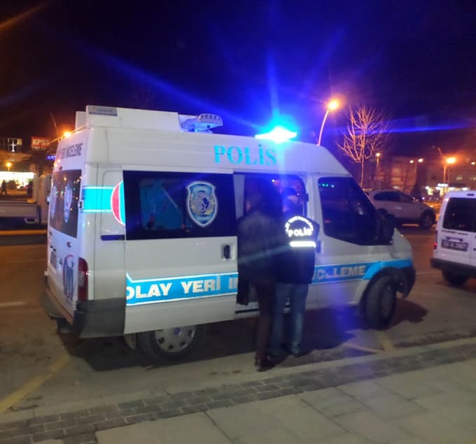 Kent Meydanı'nda şüpheli çanta paniği