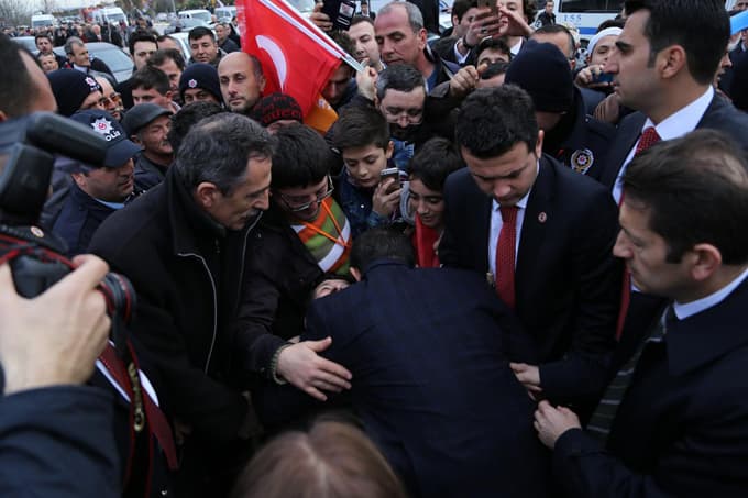 Başbakan Davutoğlu, engellilerin hayalini gerçekleştirecek