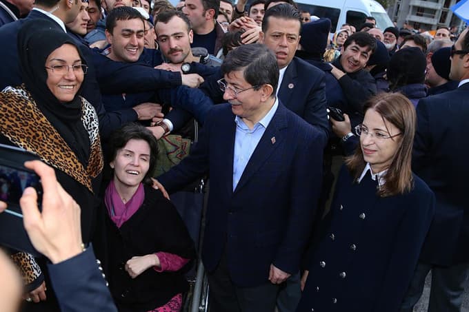 Başbakan Davutoğlu, engellilerin hayalini gerçekleştirecek
