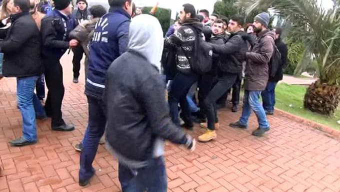 SAÜ'de öğrenciler arasında kavga çıktı