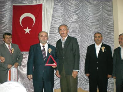 "Camiler Kardeşliğin Sembolüdür"