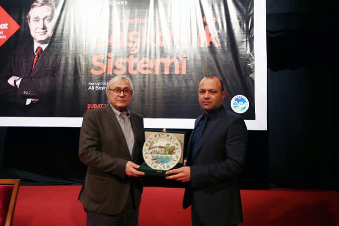 Başkanlık Sistemi konulu konferans gerçekleşti