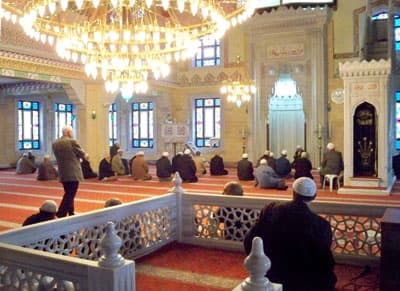 Yenikent&#8217;te Şehitler Anıldı