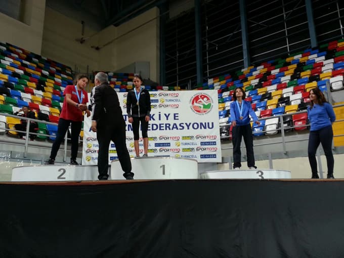 Atletizmde Türkiye 1.'liği kazandılar