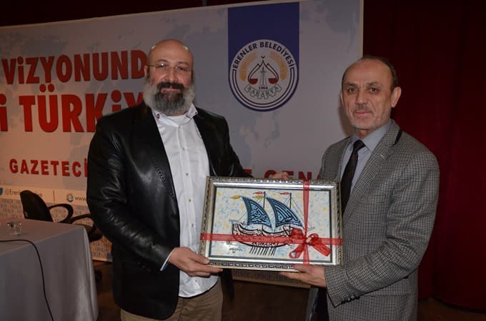 Gazeteci yazar Hikmet Genç Erenler'de konferans verdi