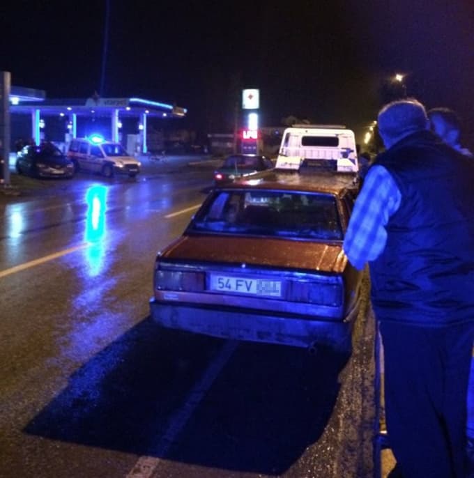 Polis, aracını bağlamak isteyince sinir krizi geçirdi