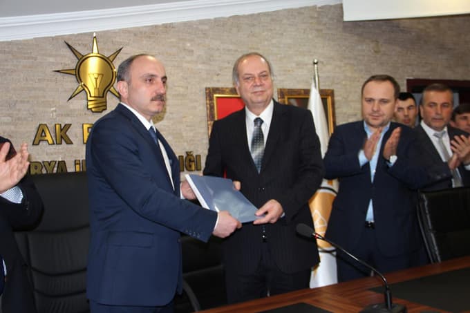 Mustafa İsen milletvekili aday adaylığı dilekçesini verdi