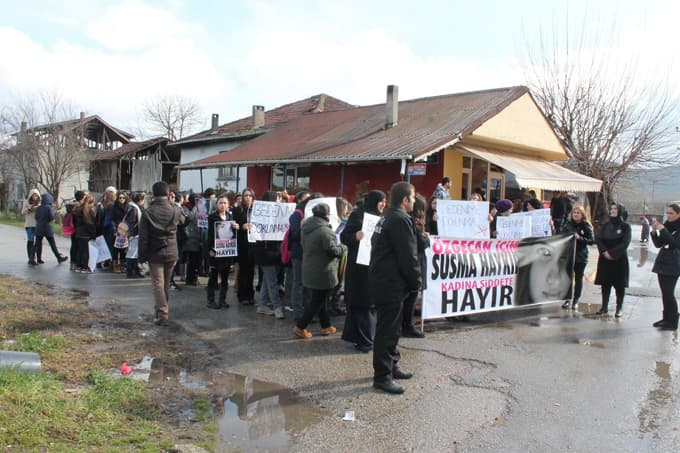 Akyazı MYO öğrencileri Özgecan için toplandı