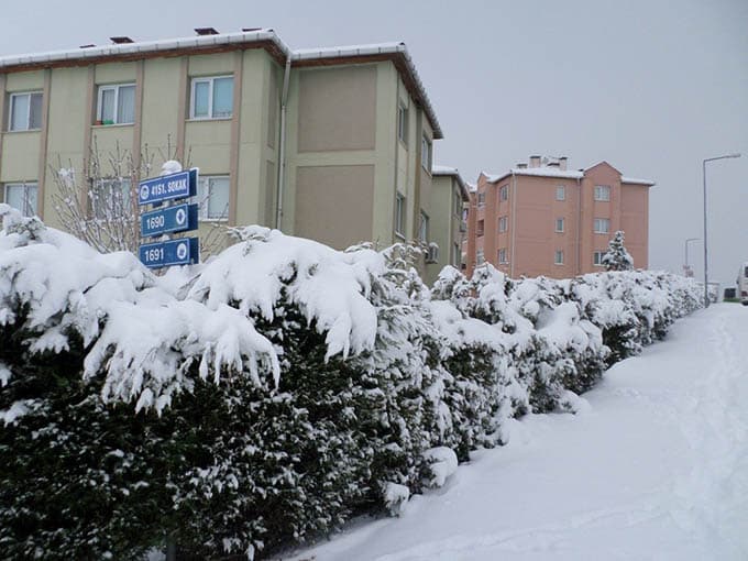 Kar kalınlığı 20 santimetreye ulaştı
