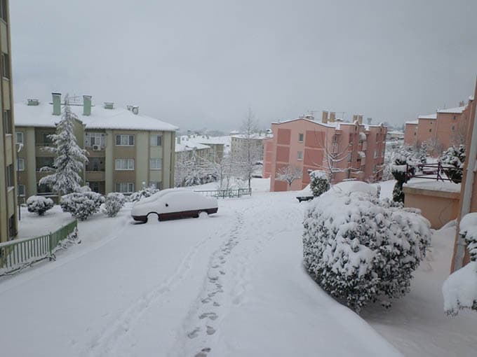 Kar kalınlığı 20 santimetreye ulaştı