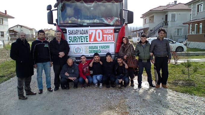 Kenan Sofuoğlu'ndan Suriye'ye TIR dolusu yardım
