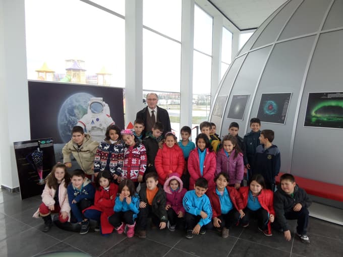 Bekir Sıtkı Durgun İlkokulu öğrencileri Planetaryum'u gezdi