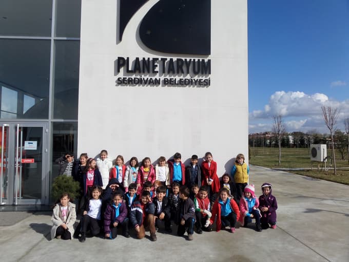 Bekir Sıtkı Durgun İlkokulu öğrencileri Planetaryum'u gezdi