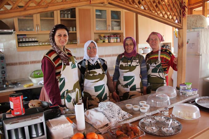 Söğütlü'de kadınlar dayanışma derneği kuruldu