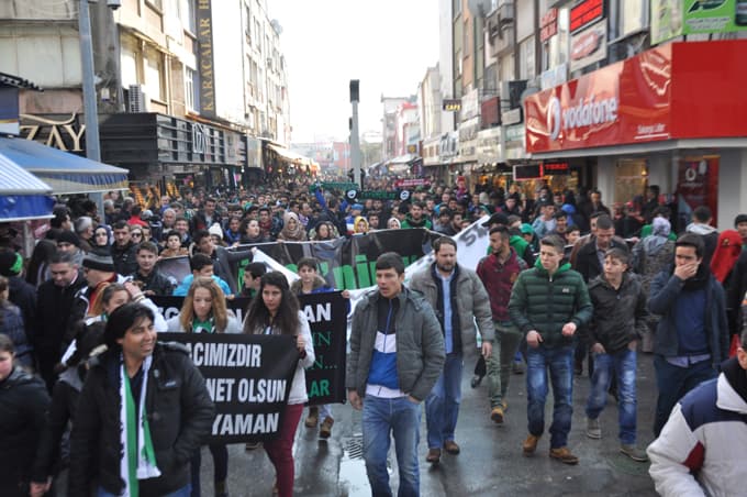 Tatangalardan Özgecan için dev yürüyüş