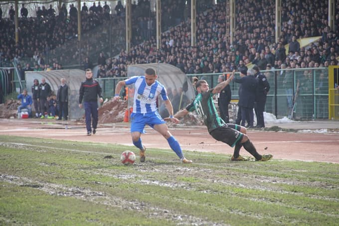Sakaryaspor'a bir darbe de Erzurumspor'dan geldi