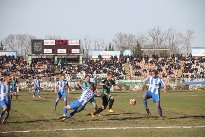 Sakaryaspor'a bir darbe de Erzurumspor'dan geldi