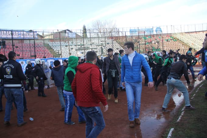 Sakaryaspor'a bir darbe de Erzurumspor'dan geldi