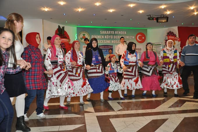 Dikmenliler gelenekselleşen gecelerinde buluştu