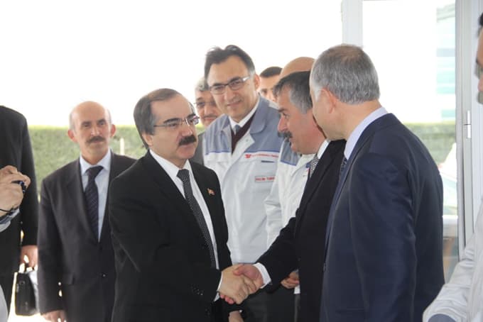 Vali Coş, Toyota Boshoku'da işçilerle yemek yedi