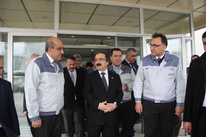 Vali Coş, Toyota Boshoku'da işçilerle yemek yedi
