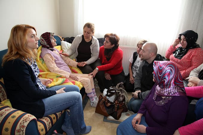 Hasta ve yaşlı refakatçisi eğitimleri başladı