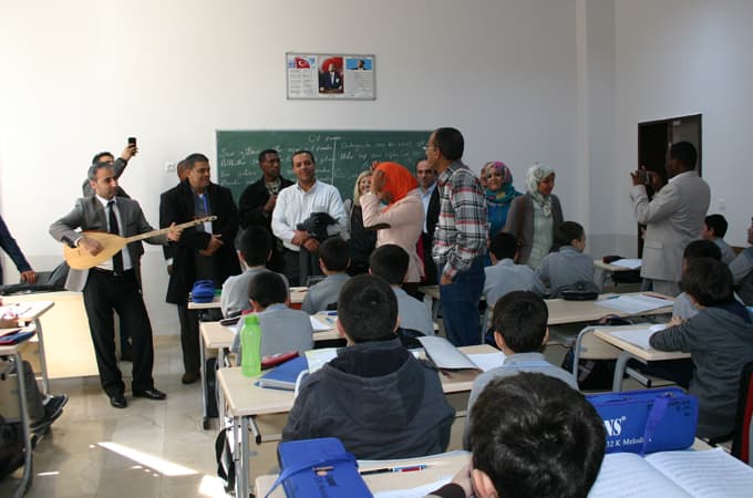 "Türkiye Tüm Müslüman Halklara Örnek Olmalı"