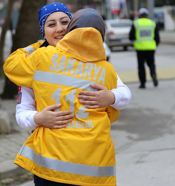 Ambulans ile otomobil çarpıştı 1 kişi yaralandı