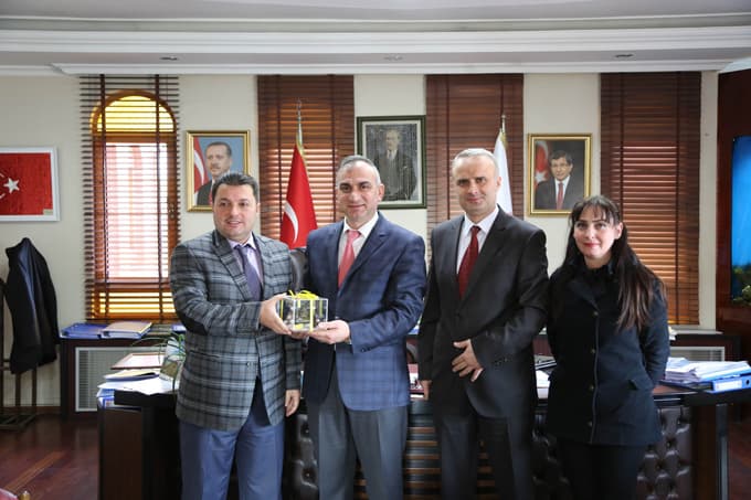 Yılmazer: 'Eğitim, ekmek gibi su gibi önemli bir değerdir'