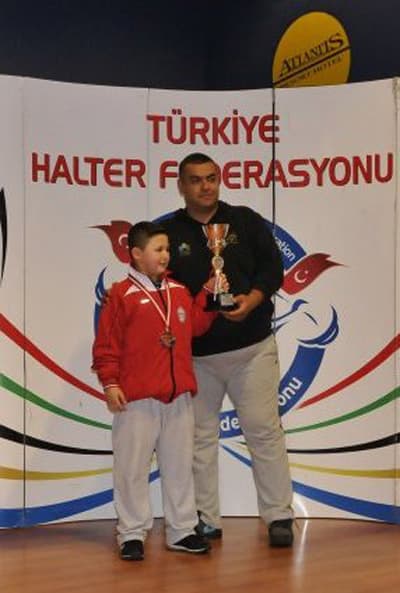 Caner Çendik Halterde Türkiye Şampiyonu oldu