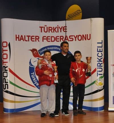 Caner Çendik Halterde Türkiye Şampiyonu oldu