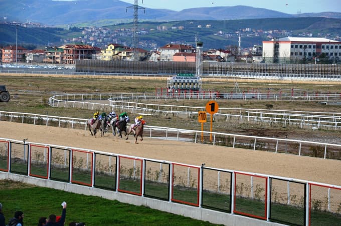 Sapanca Belediyesi adına koşu düzenlendi