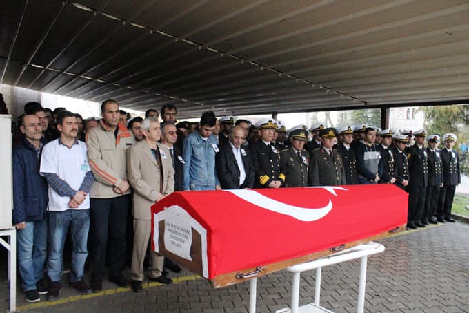 Kamarasında ölü bulunan astsubay askeri toprağa verildi