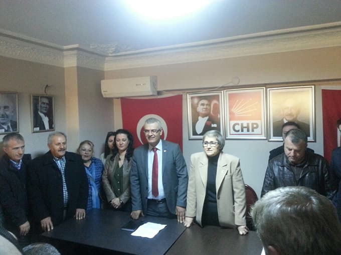 Isır, Yoğun Kalabalık Eşliğinde Aday Adaylığını Açıkladı