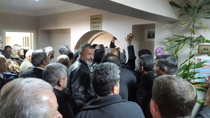 Isır, Yoğun Kalabalık Eşliğinde Aday Adaylığını Açıkladı