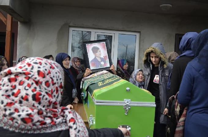 Cevat Ayhan Fen Lisesi, Bilgen öğretmenini kaybetti