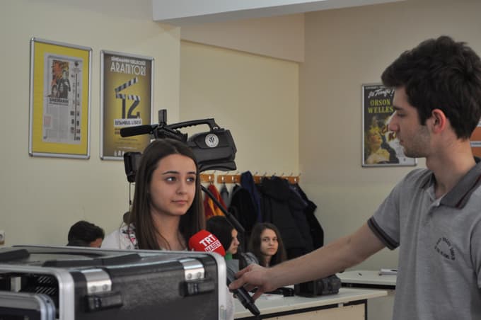 Radyo ve televizyon bölümünde TRT rüzgarı