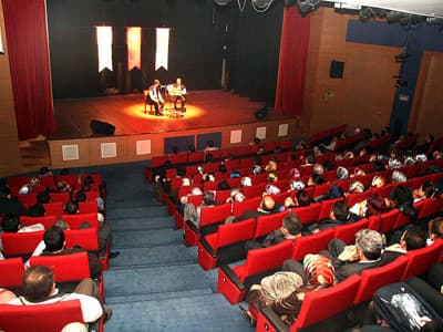 <p><font face="arial,helvetica,sans-serif" size="2">B&uuml;y&uuml;kşehir&rsquo;in k&uuml;lt&uuml;r ve sanat etkinliklerini yakından takip eden dinleyiciler, &nbsp;<font color="#333399">&ldquo;B&uuml;y&uuml;kşehir Belediyemiz bu yıl bir&ccedil;ok k&uuml;lt&uuml;r etkinliği ger&ccedil;ekleştirdi. Birbirinden g&uuml;zel etkinliklerle hoş vakit ge&ccedil;irmemizi sağladı. Bu organizasyonları d&uuml;zenleyen Sakarya B&uuml;y&uuml;kşehir Belediyesi'ne ve Başkanımız Aziz Duran&rsquo;a teşekk&uuml;r ediyor, etkinliklerin devam etmesini diliyoruz&rdquo;</font> dedi.</font></p>