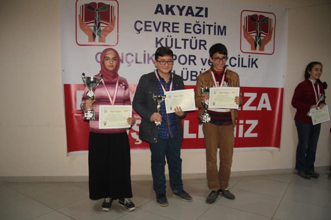 Akyazı'da satranç turnuvası düzenlendi