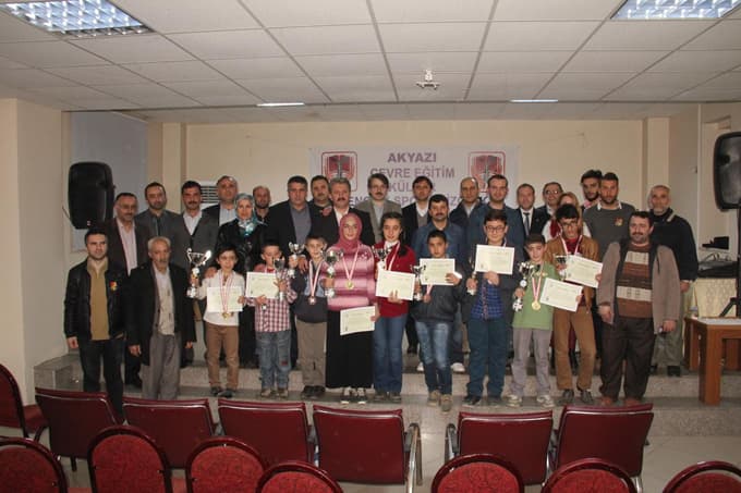 Akyazı'da satranç turnuvası düzenlendi
