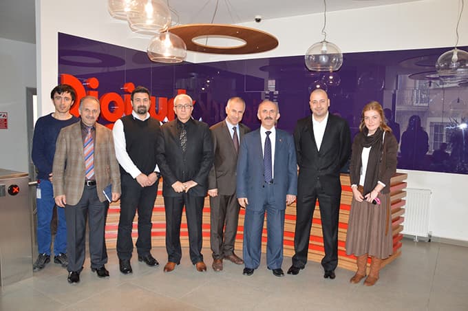 Vali yardımcısı kursiyerleri ziyaret etti