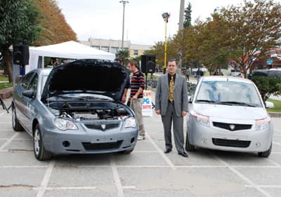 <p align="center"><font face="arial,helvetica,sans-serif" size="2">İşadamı Zikri B&uuml;lb&uuml;l, yeni modellerini tanıttı.</font></p>