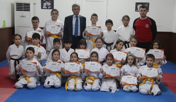 Söğütlü'de diploma sevinci