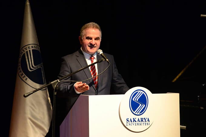 SAÜ'de 'Hangisinde Neredeyiz' sempozyumu düzenlendi