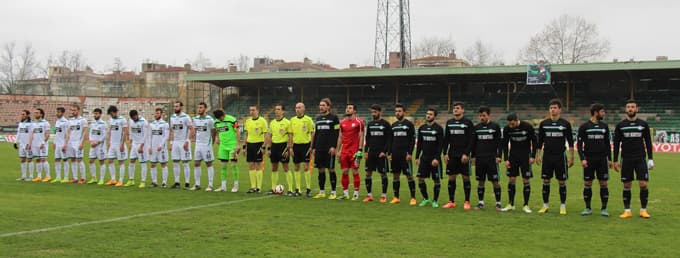Sakaryaspor uzatmalarda attığı golle galip geldi