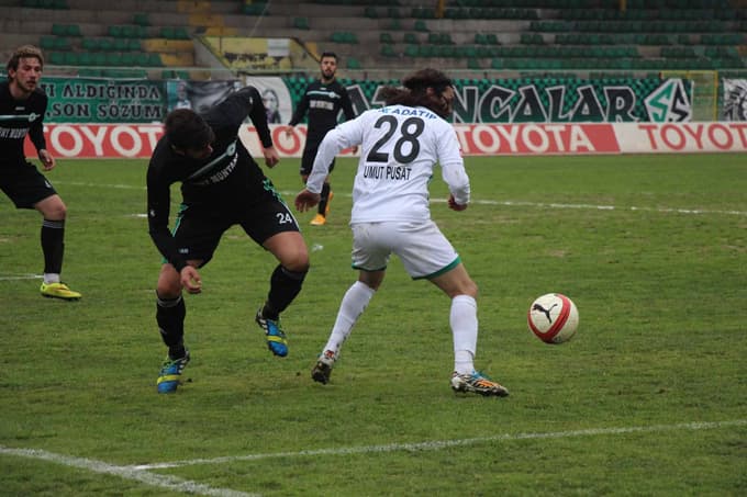 Sakaryaspor uzatmalarda attığı golle galip geldi
