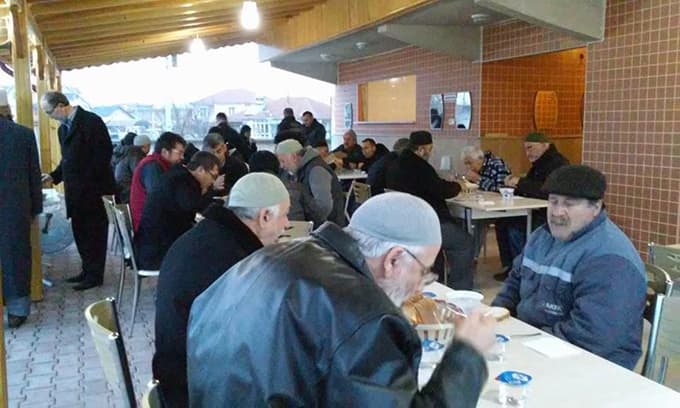 Sabah namazında çorba ikramı yoğun ilgi gördü