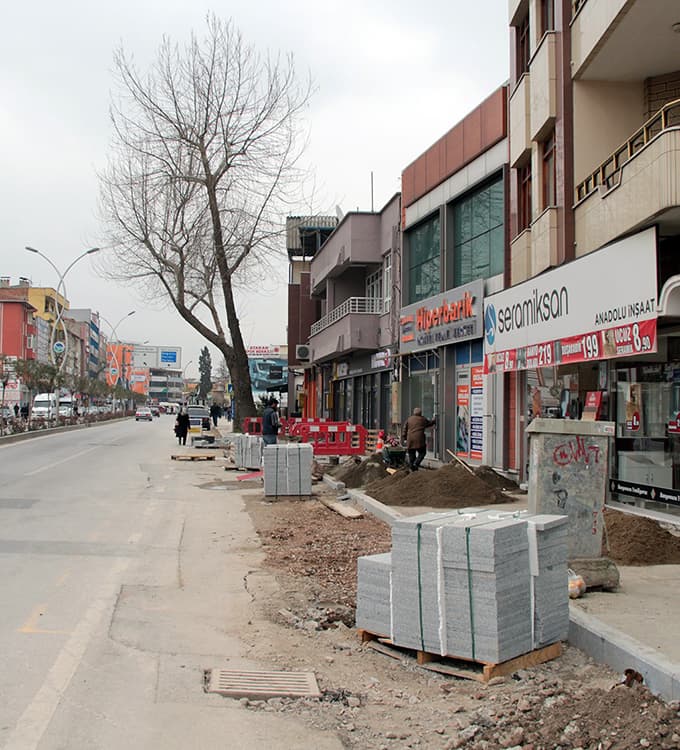 Adnan Menderes caddesi yenileniyor