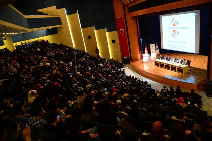 Vine Fenomenleri SAÜ'de söyleşi katıldı