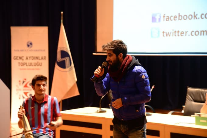 Vine Fenomenleri SAÜ'de söyleşi katıldı